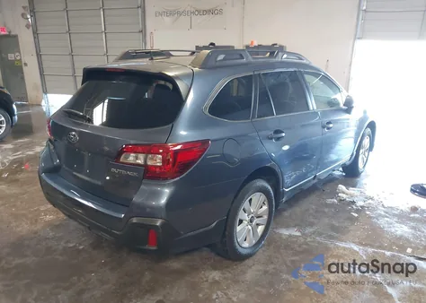 2018 Subaru Outback 2.5I Premium z USA, uszkodzony, nr VIN 4S4BSACC4J3387825